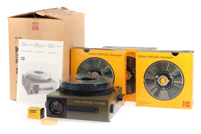 Lot 277 - A Kodak S-AV2000 Slide Projector and Carousels