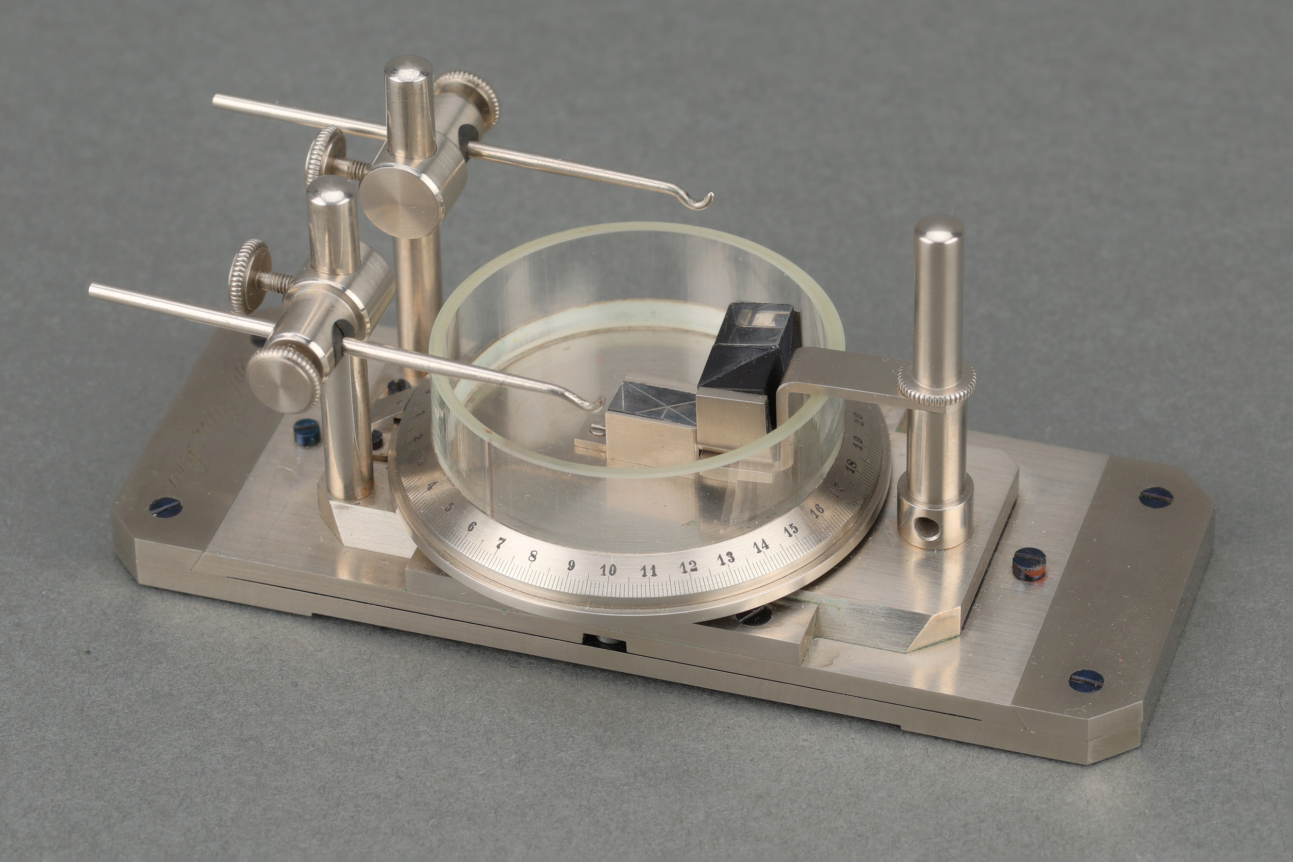 Lot 241 - A Zeiss 'PRISMEN-ROTATOR' Microscope