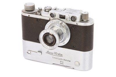 Lot 108 - A Leica II 'MOOLY' Rangefinder Camera