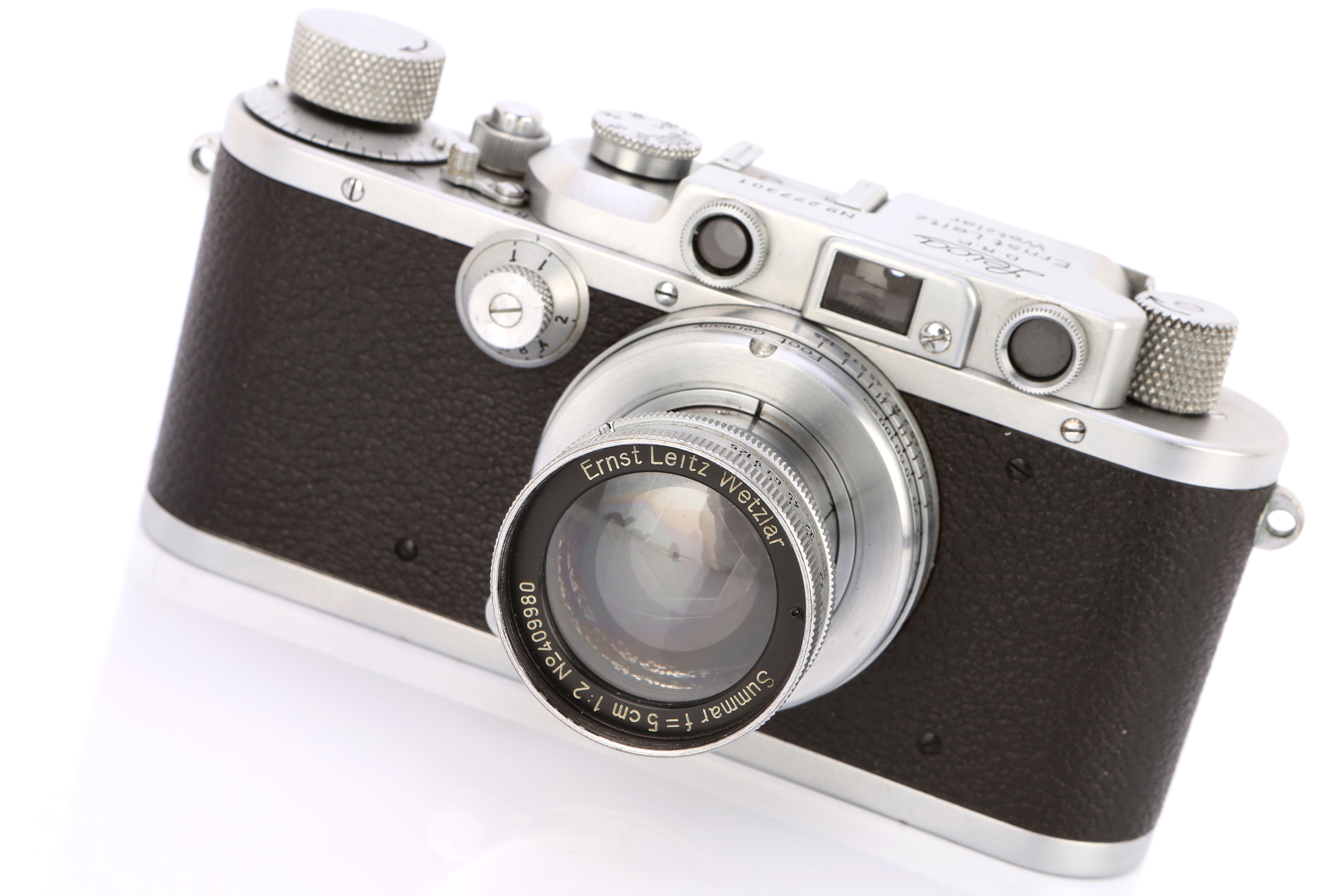 Lot 109 - A Leica IIIa Rangefinder Camera,