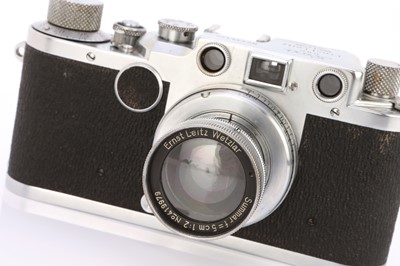Lot 114 - A Leica IIc 'Sharkskin' Rangefinder Camera