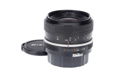 Lot 182 - A Nikon Nikkor f/2.8 35mm Ai Lens