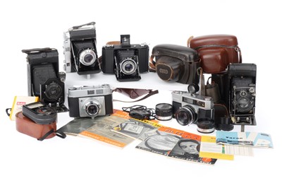 Lot 147 - A Selection of Film Cameras