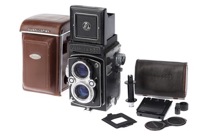 Lot 101 - A Yashica 635 35mm and Medium Format TLR