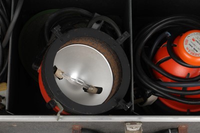 Lot 323 - A Set of Quartzcolor Ianebeam 800 Model 3142 Studio Lights