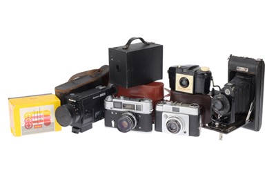 Lot 151 - A Selection of Film Cameras