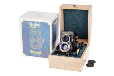 Lot 264 - A Rollei Rolleiflex 2.8 GX Urushi Royal Japan Edition TLR Medium Format Camera