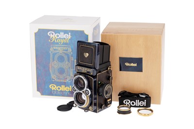 Lot 264 - A Rollei Rolleiflex 2.8 GX Urushi Royal Japan Edition TLR Medium Format Camera
