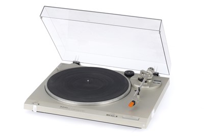 Lot 495 - A Technics SL-B210 Turntable