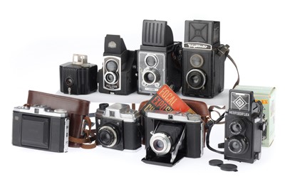 Lot 192 - A Mixed Selection of Film Cameras