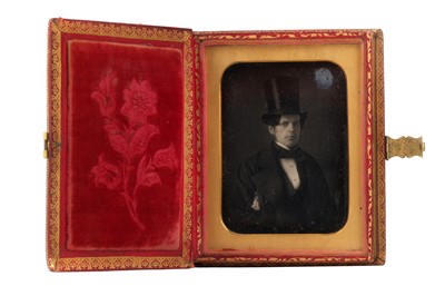 Lot 460 - A Fine Quarter plate Daguerreotype Portrait of a Gentleman