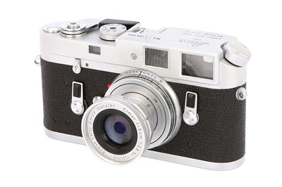 Lot 145 - A Leica M4 Rangefinder Camera