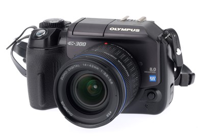 Lot 130 - An Olympus E-300 Digital Camera