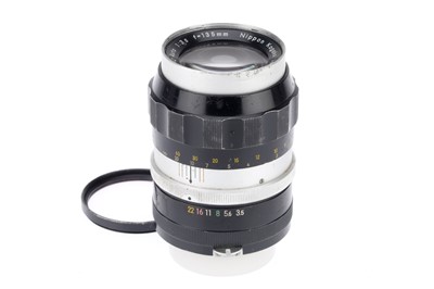 Lot 242 - A Nikon Nikkor-Q Auto f/3.5 135mm Ai Lens