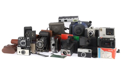 Lot 194 - A Mixed Selection of Cameras