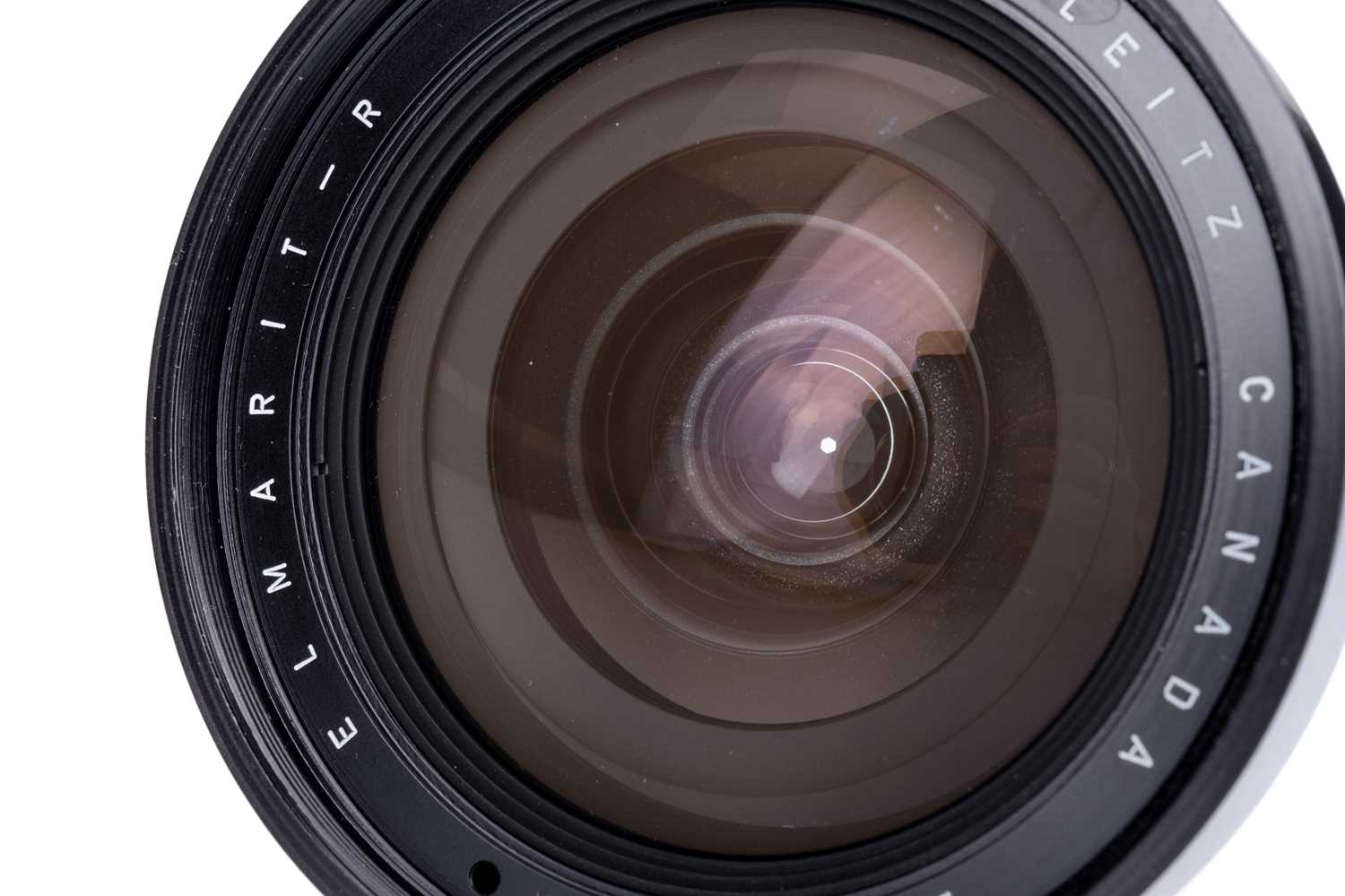 Lot 73 - A Leitz Elmarit-R f/2.8 19mm Lens