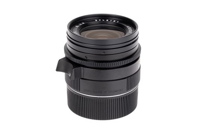 Lot 52 - A Leitz Elmarit-M f/2.8 28mm Lens