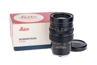 Lot 63 - A Leitz Summicron f/2 90mm Lens