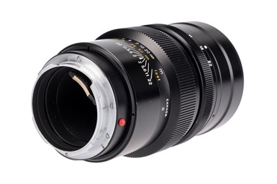 Lot 63 - A Leitz Summicron f/2 90mm Lens