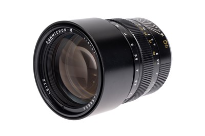 Lot 64 - A Leitz Summicron-M f/2 90mm Lens