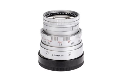 Lot 62 - A Leitz Summicron Dual-Range f/2 50mm Lens