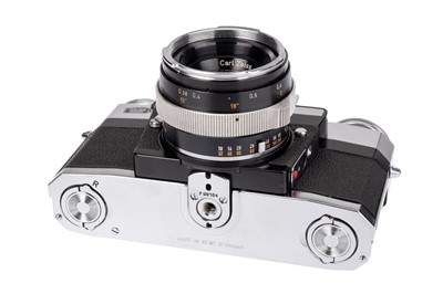 Lot 232 - A Zeiss Ikon Contarex Super SLR Camera