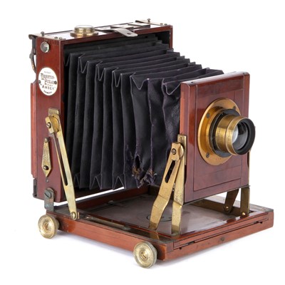 Lot 208 - A Thornton-Pickard Amber Quarter Plate Mahogany Field Camera