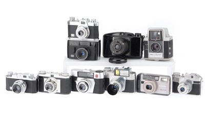 Lot 104 - A Selection of Various Format Cameras