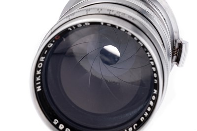 Lot 153 - A Nikon Nikkor-Q.C f/3.5 135mm Lens