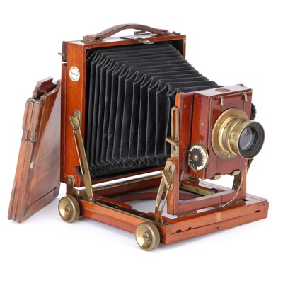 Lot 209 - A Thornton-Pickard Praetor Quarter Plate Mahogany Field Camera