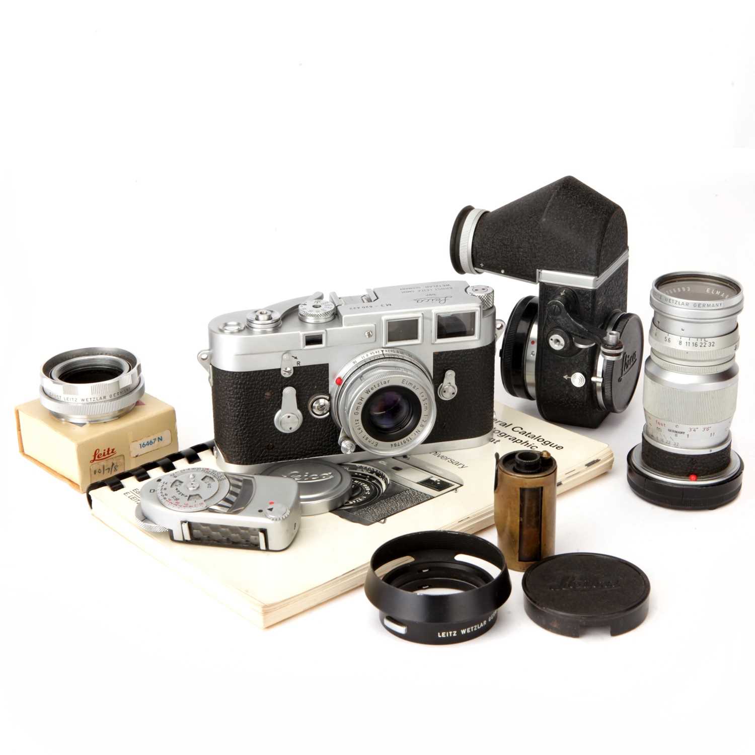 Lot 21 - A Leica M3 Rangefinder Camera