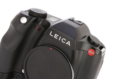 Lot 184 - A Leica S Type 006 SLR Body