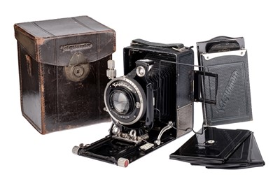 Lot 297 - A Voigtlander Bergheil 6x5x9cm Folding Camera