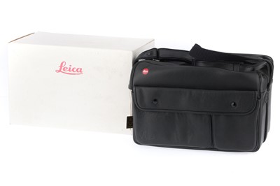 Lot 50 - A Leica Hold-all R 14 834