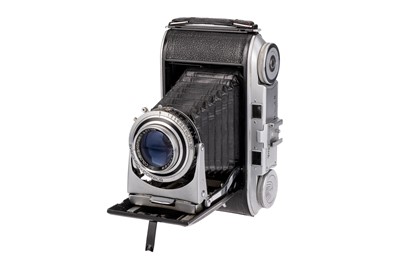 Lot 271 - A Voigtlander Bessa II Medium Format Rangefinder Camera