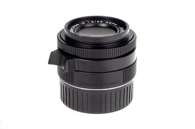 Lot 58 - A Leitz Summicron-M ASPH. f/2 35mm Lens