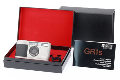 Lot 113 - A Ricoh GR1s Compact 35mm Camera