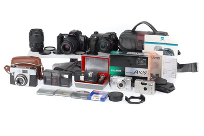 Lot 202 - A Selection of Cameras