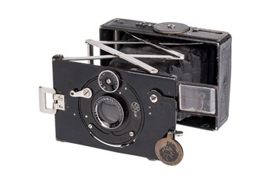 Lot 294 - A Kengott Weka Folding Camera