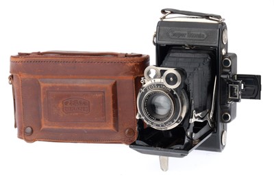 Lot 154 - A Zeiss Ikon Super Ikonta 530/2 Folding Camera