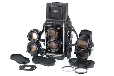 Lot 153 - A Mamiya C330 Professional Medium Format TLR Camera Outfit