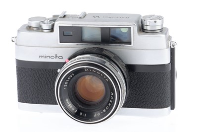 Lot 102 - A Minolta V2 Rangefinder Camera