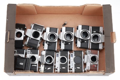 Lot 107 - A Tray of German and Soviet Cameras