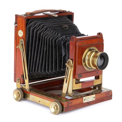 Lot 213 - A Thornton-Pickard Imperial Triple Extension Quarter Plate Mahogany Camera