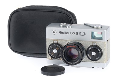 Lot 100 - A Rollei 35S 'Silver' Compact Camera