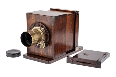 Lot 325 - An Early Wetplate Sliding Box Camera