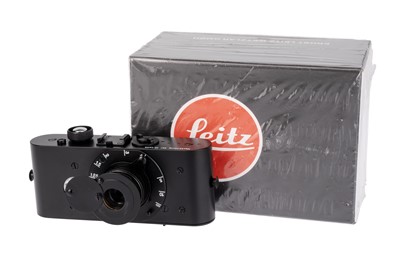 Lot 19 - A Leica UR-Leica Dummy Camera