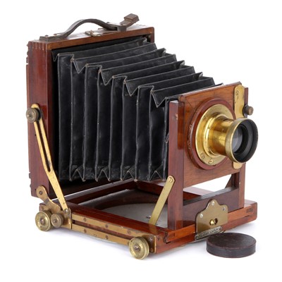 Lot 215 - A William Butcher & Sons Coronet No.2 Quarter Plate Mahogany Field Camera