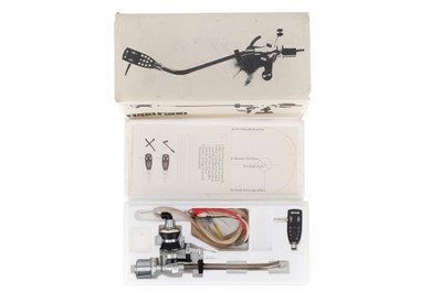 Lot 519 - A Rega R200 Tonearm