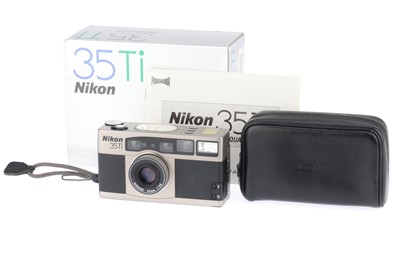 Lot 20 - A Nikon 35Ti 35mm Compact Camera